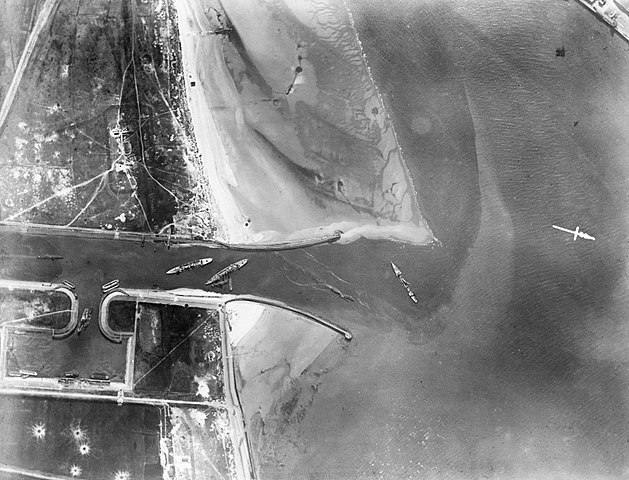 Aerial photograph after Zeebrugge Raid (IWM)