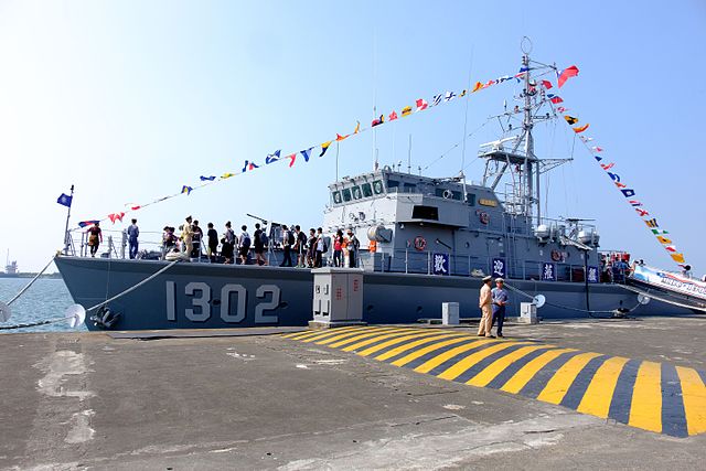 ROCN_Yung_Chia_MHC-1302_Shipped_at_No7_East_Pier_Zuoying_Naval_Base