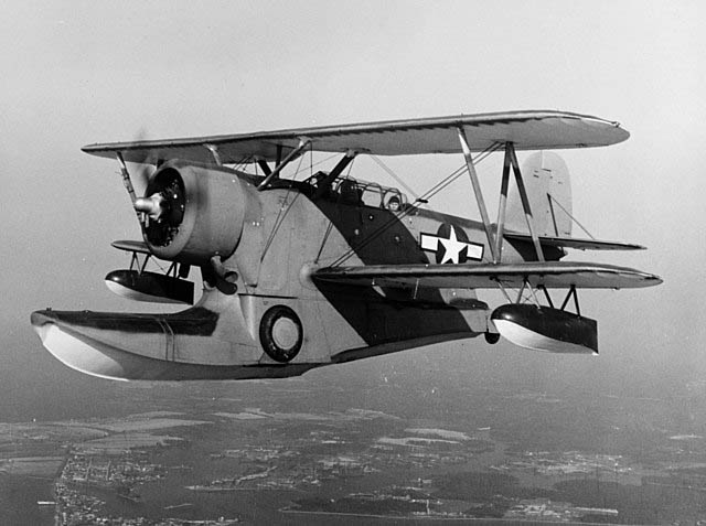 Grumman_J2F-6_Duck_in_flight_on_31_December_1943