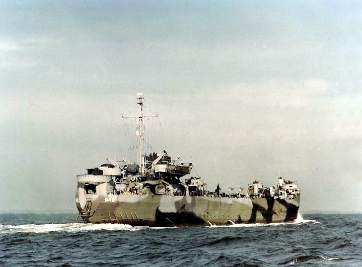 LST-942 in 1944