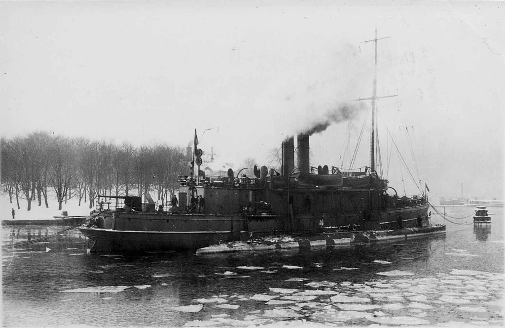HSwMS Hvalen and Skäggald depot ship