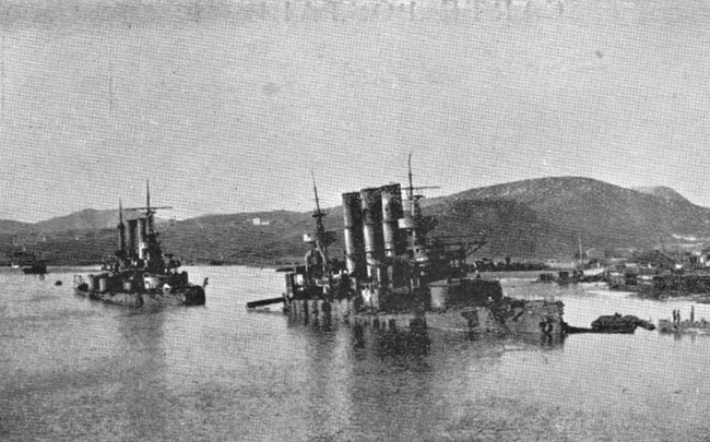 The siege, December 1904 Russian ships sunk