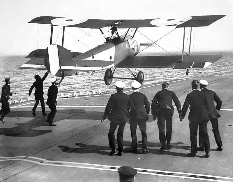 Dunning landing on HMS Furious on a Sopwith Pup