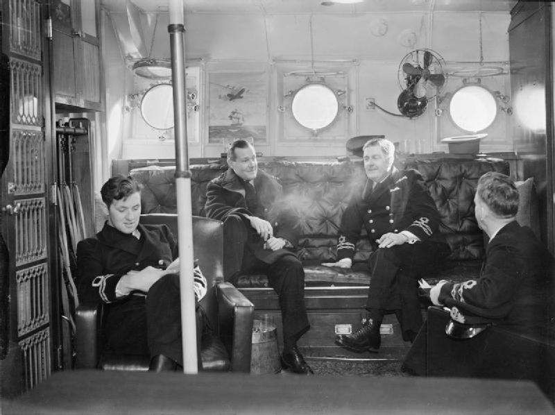 HMCS Niagara crew in the war room