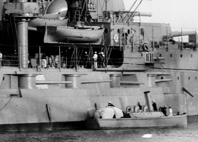 starboard forward battery 5-in guns USS Utah