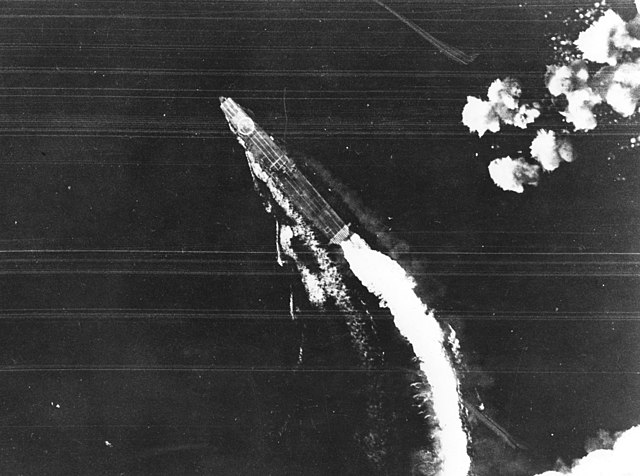 Hiryu manoeuvering to avoid bombs, 4 June 1942