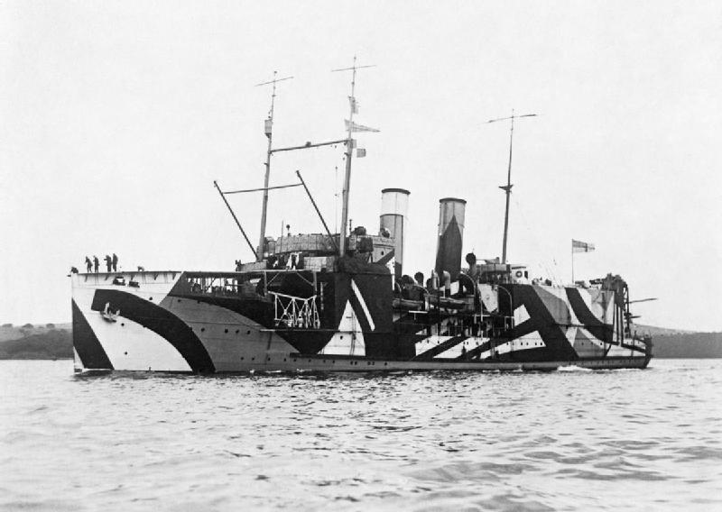HMS Pegasus in a dazzle camouflage, 1918