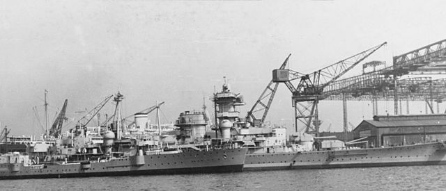 KMZ-Amazon-and-Admiral_Hipper_Blohm__Voss_shipyards_1939