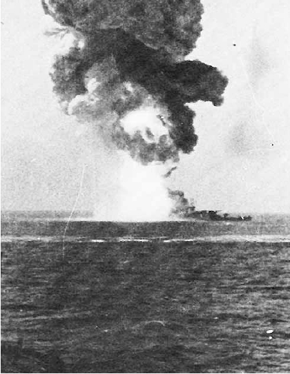 Italian_battleship_Roma_exploding1943