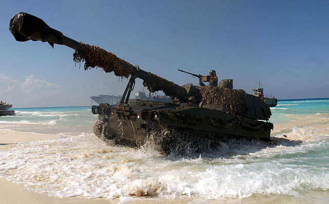 M109A5 landing ashore SPH during the combined operation Bright Star 2001