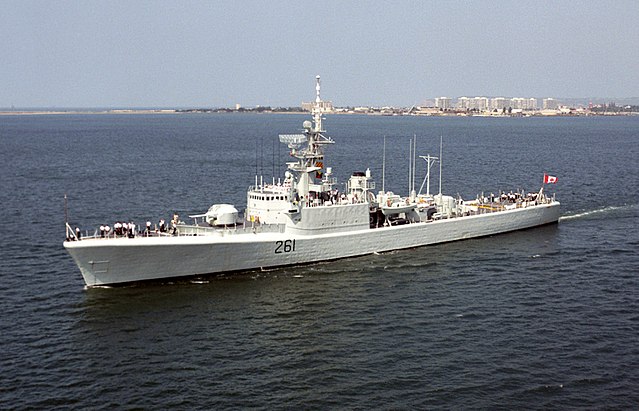 HMCS mackkenzie off san diego 1992