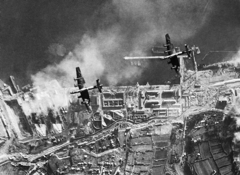 Halifax bobers over Brest in December 1941 - IWM
