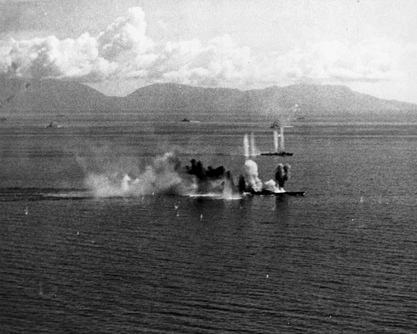 under_attack_Sibuyan_Sea_24_October_1944