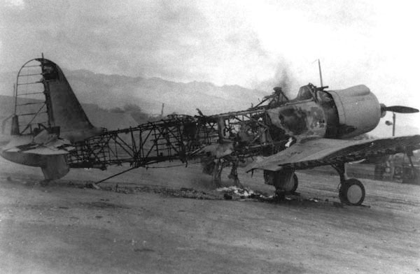 SB2U-3 burnt at Ewa airfield Pearl Harbor, 7 december 1941