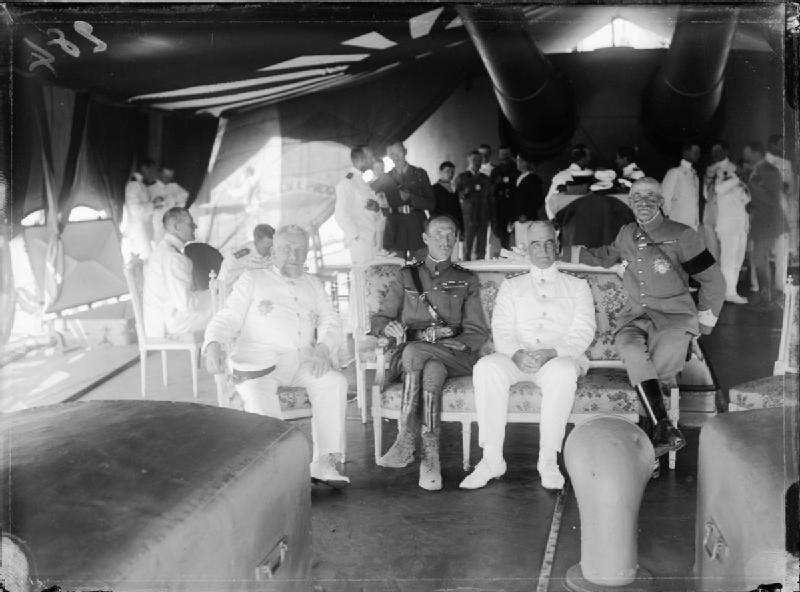 Allied commanders aboard hms queen elisabeth in 1915