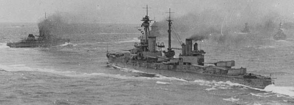 HMS Agincourt and Erin turning to port at Jutland, a famous photo