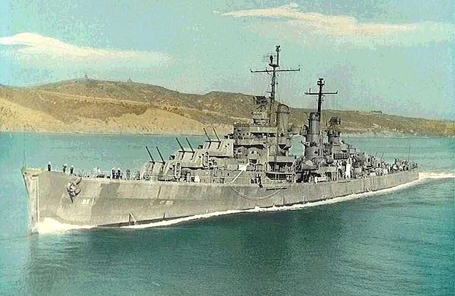 USS Oakland underway in 1945, color photo (cc) src navsource.org
