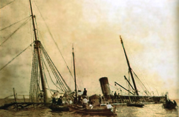 Lautaro sinking in Panama Bay