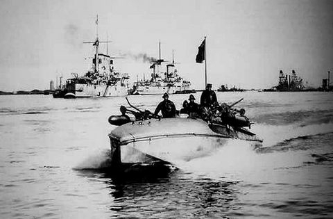 Italian MAS boat, fearest opponent of the Austro-Hungarian Navy