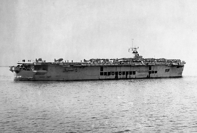 USS Sangamon underway to North Africa in November 1942